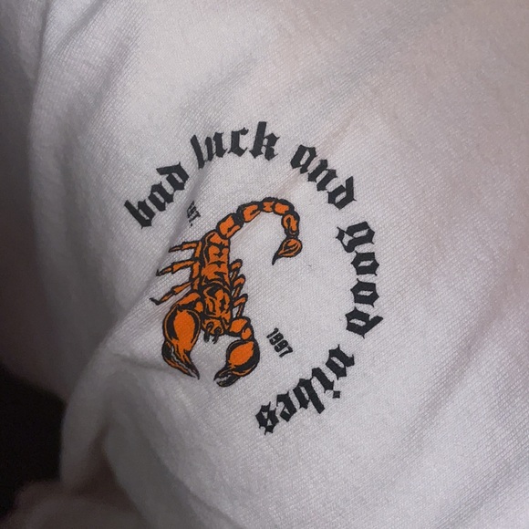 White Graphics Tee - Picture 3 of 5